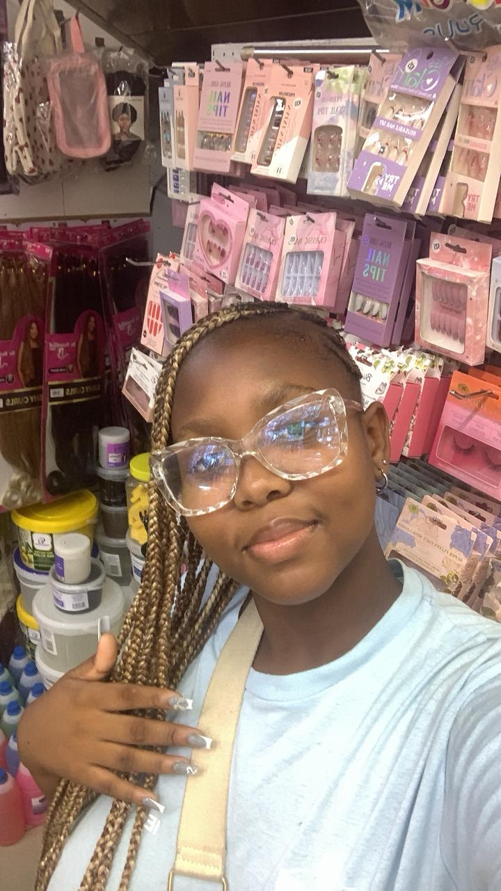 uNtwenhleLihle Shange