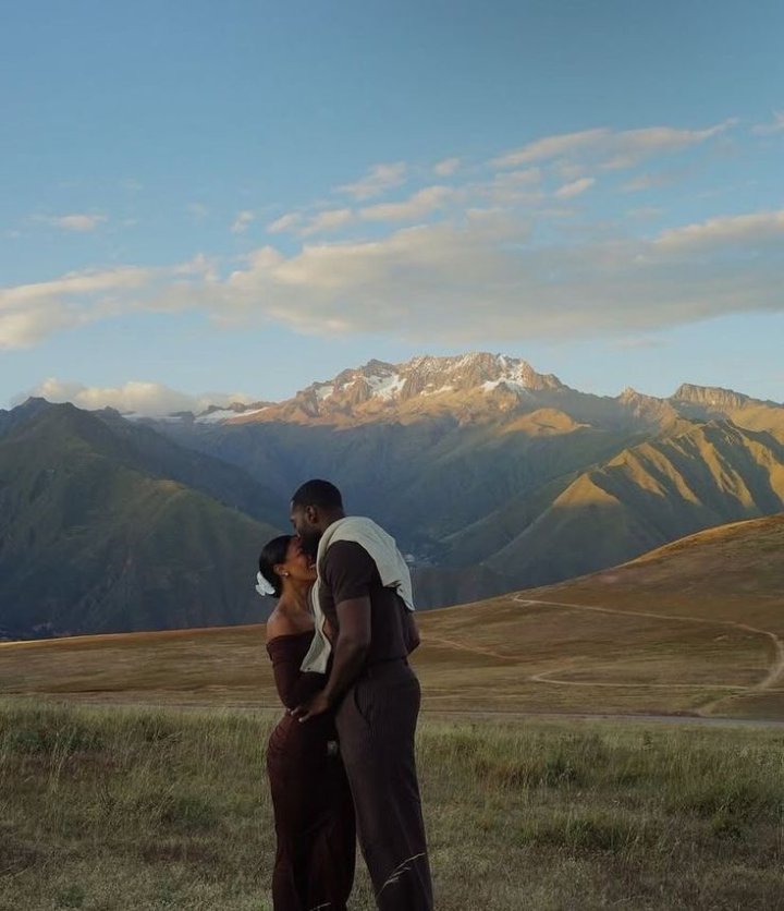 Phakathi Kwezwe Elimbili Cover